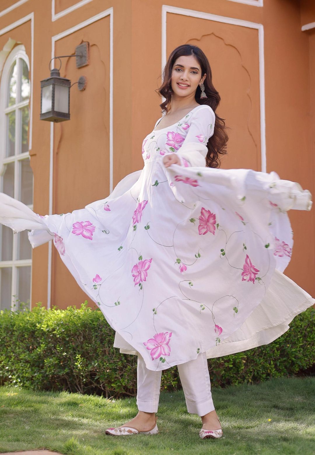 WHITE AIYANA HANDPAINTED COTTON SILK SUIT SET