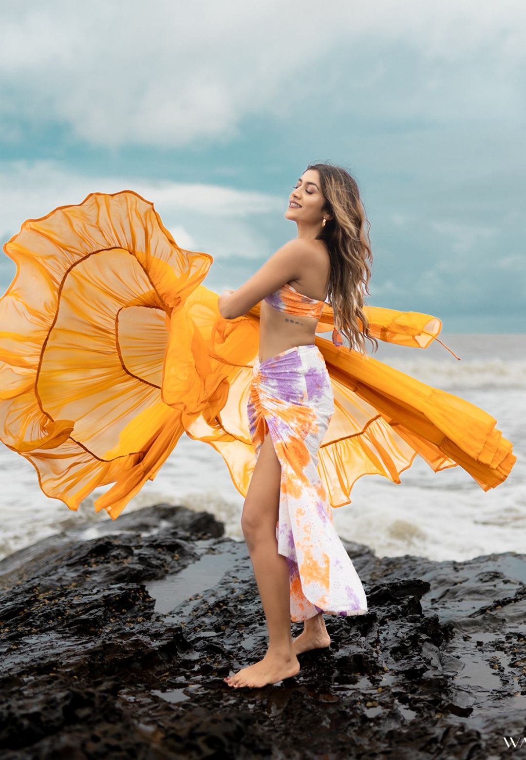YELLOW TIERED SHRUG