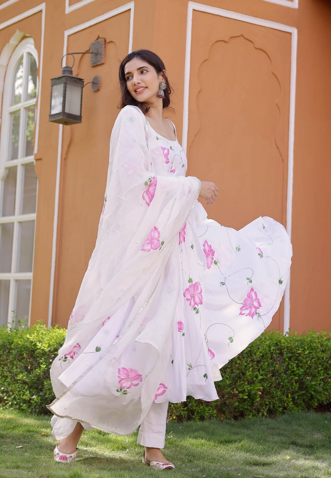 WHITE AIYANA HANDPAINTED COTTON SILK SUIT SET