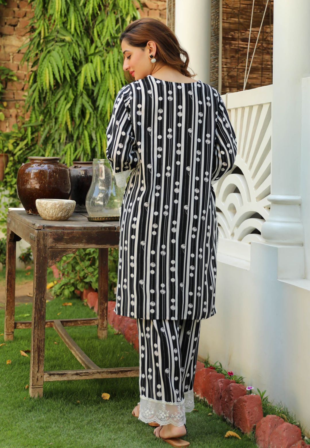 BLACK TULIP STRIPE KURTA SET