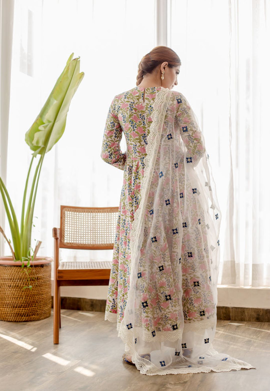 WHITE DAHLIA COTTON ANARKALI SUIT SET