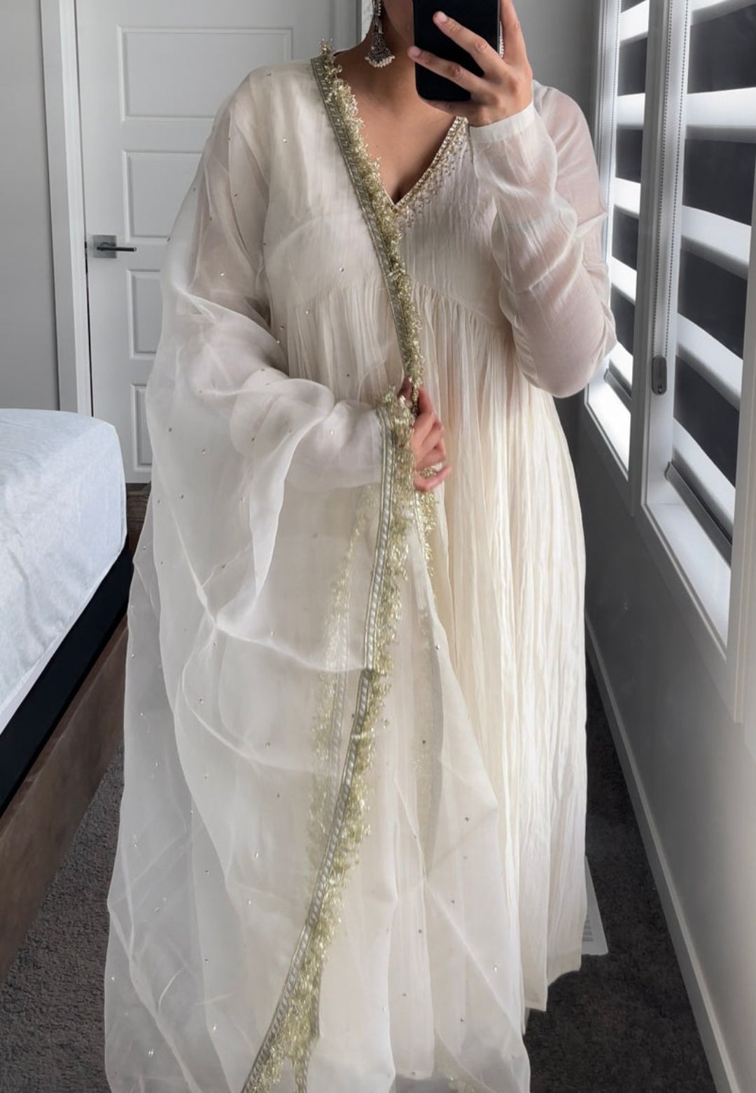 WHITE MUL CHANDERI ANARKALI SUIT SET