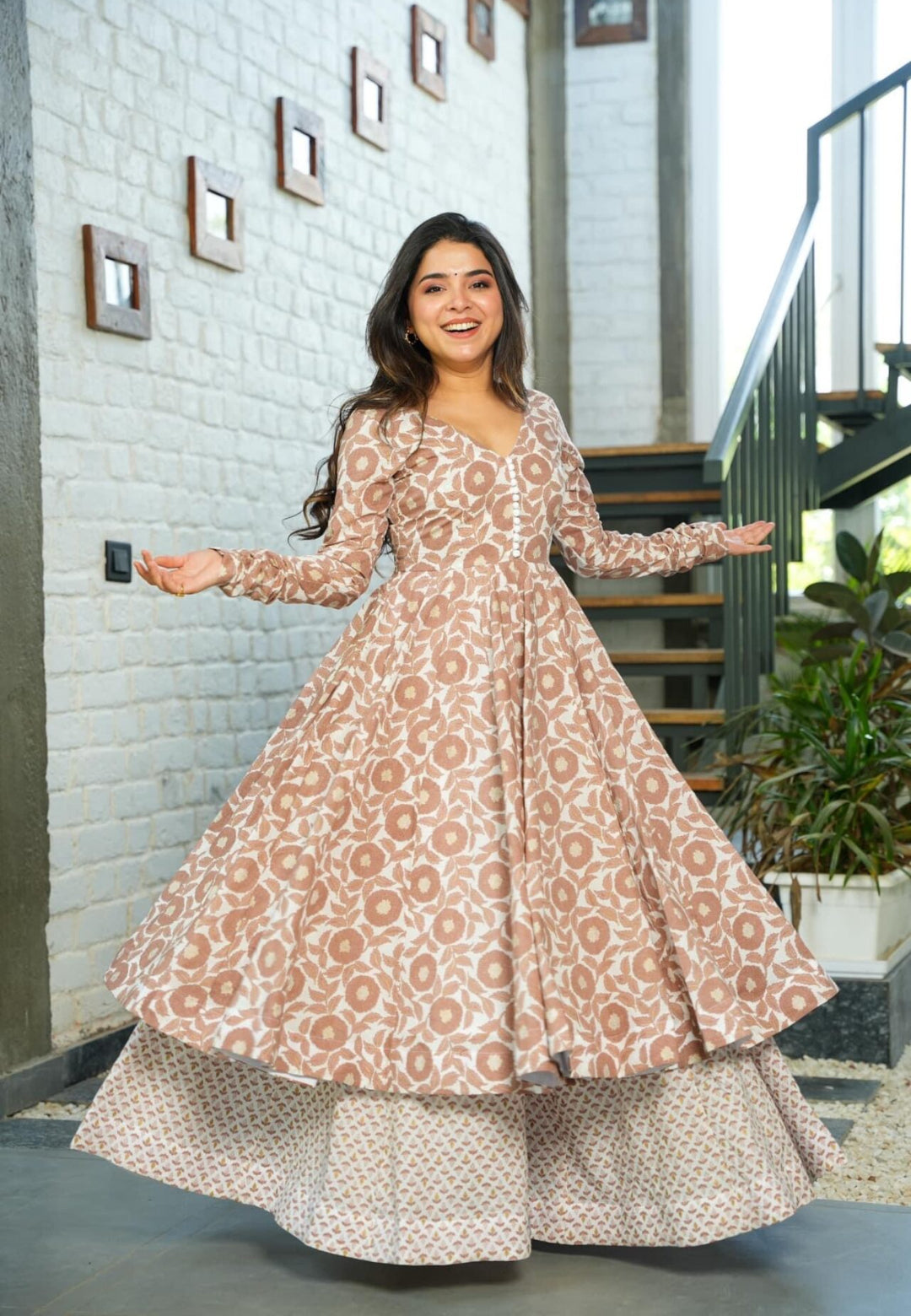 BROWN WHITE VAMIKA COTTON SUIT SET
