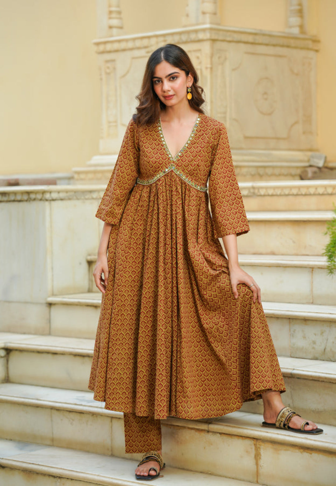 MAROON BROWN HANDBLOCK V NECK KURTA SET