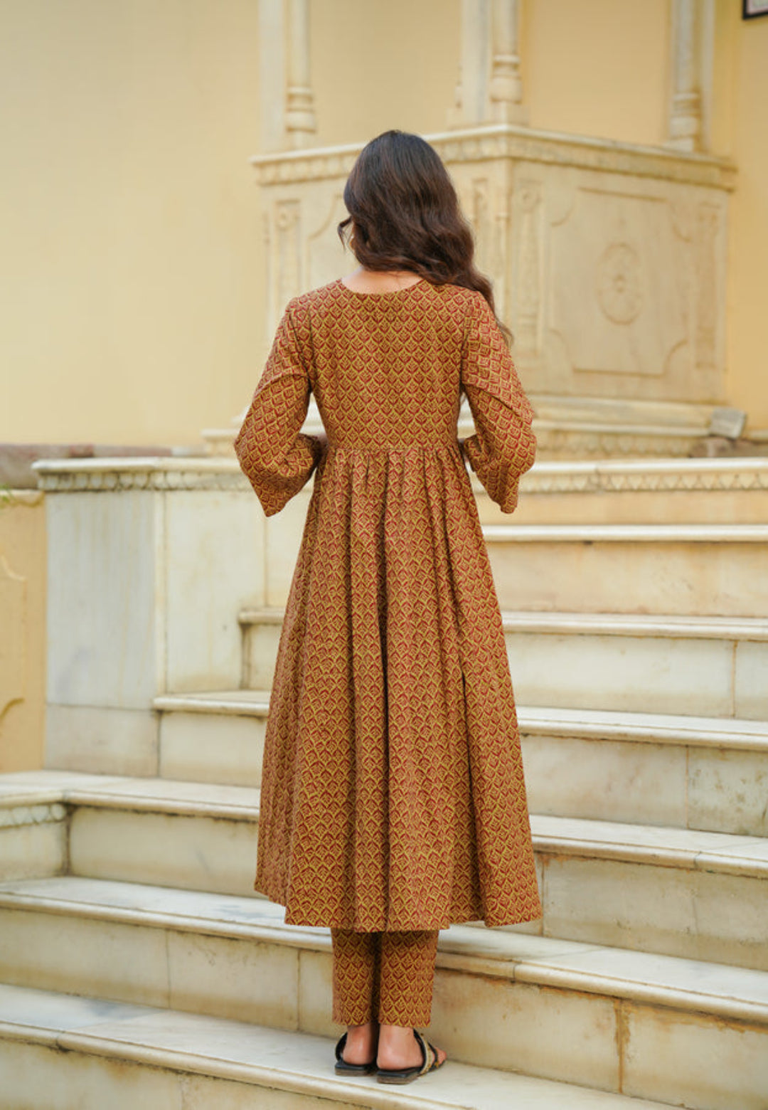 MAROON BROWN HANDBLOCK V NECK KURTA SET