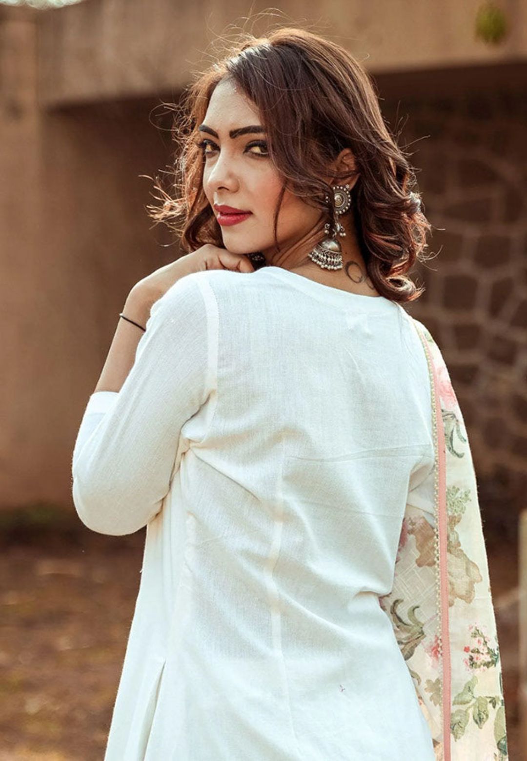WHITE SCALLOP FLORAL COTTON SUIT SET