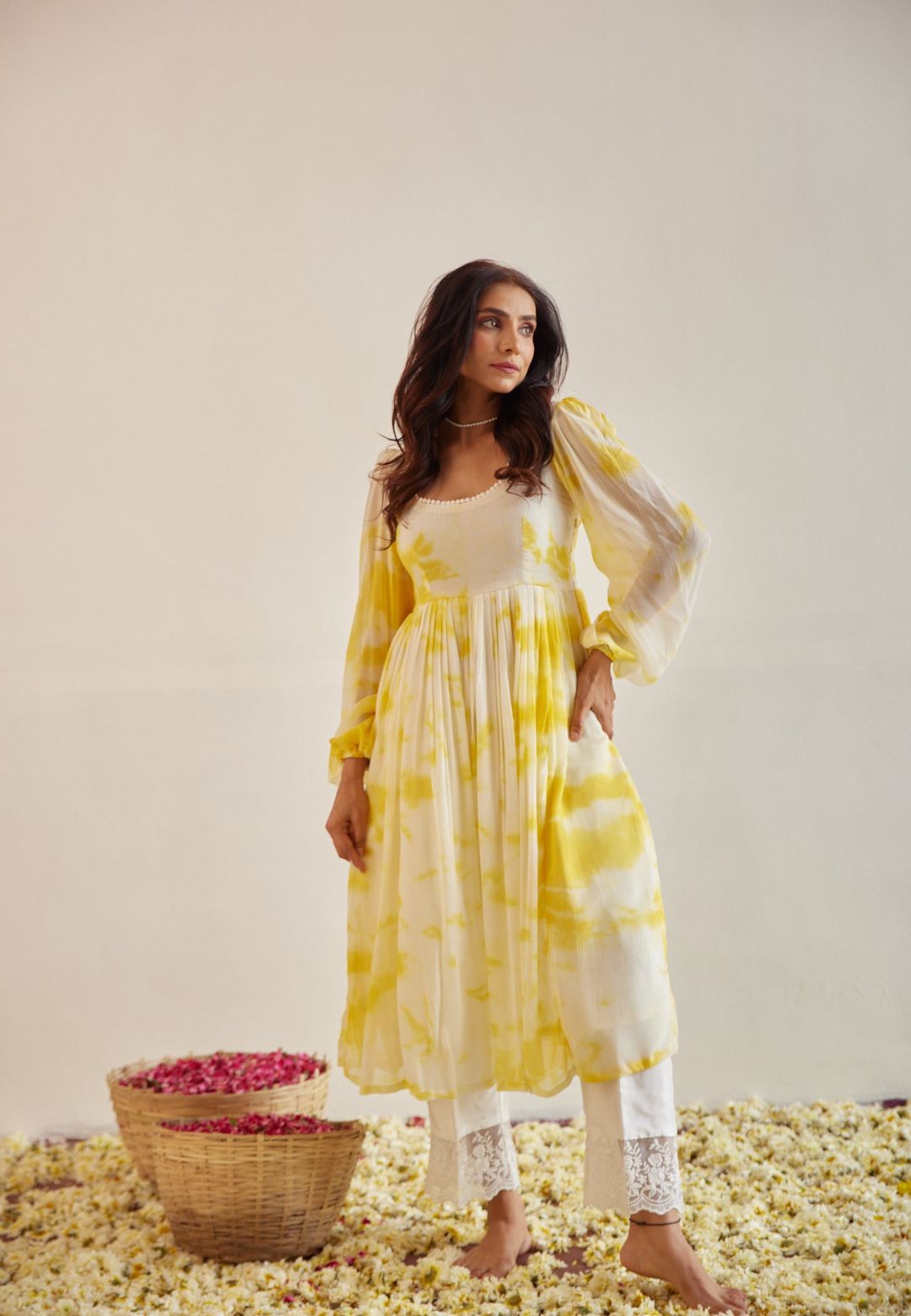 WHITE VANILLA CUSTARD SUIT SET