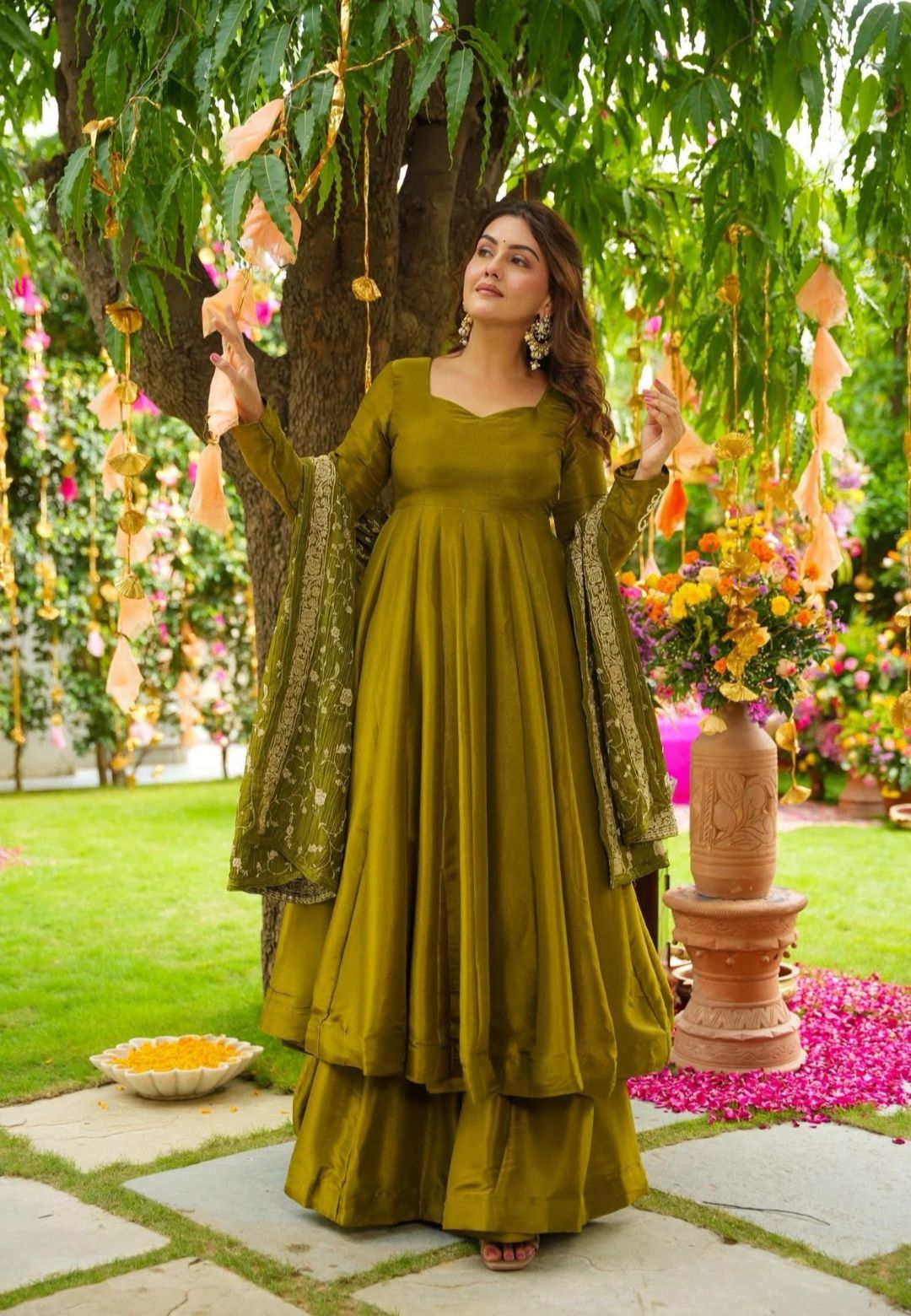 GREEN GLAM COSMOS SILK SUIT SET