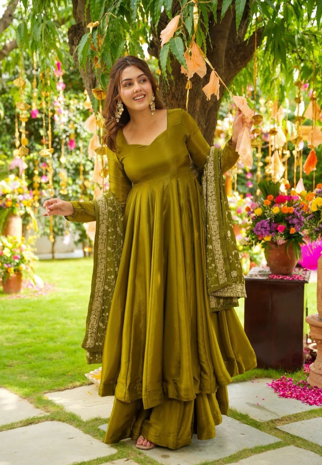 GREEN GLAM COSMOS SILK SUIT SET
