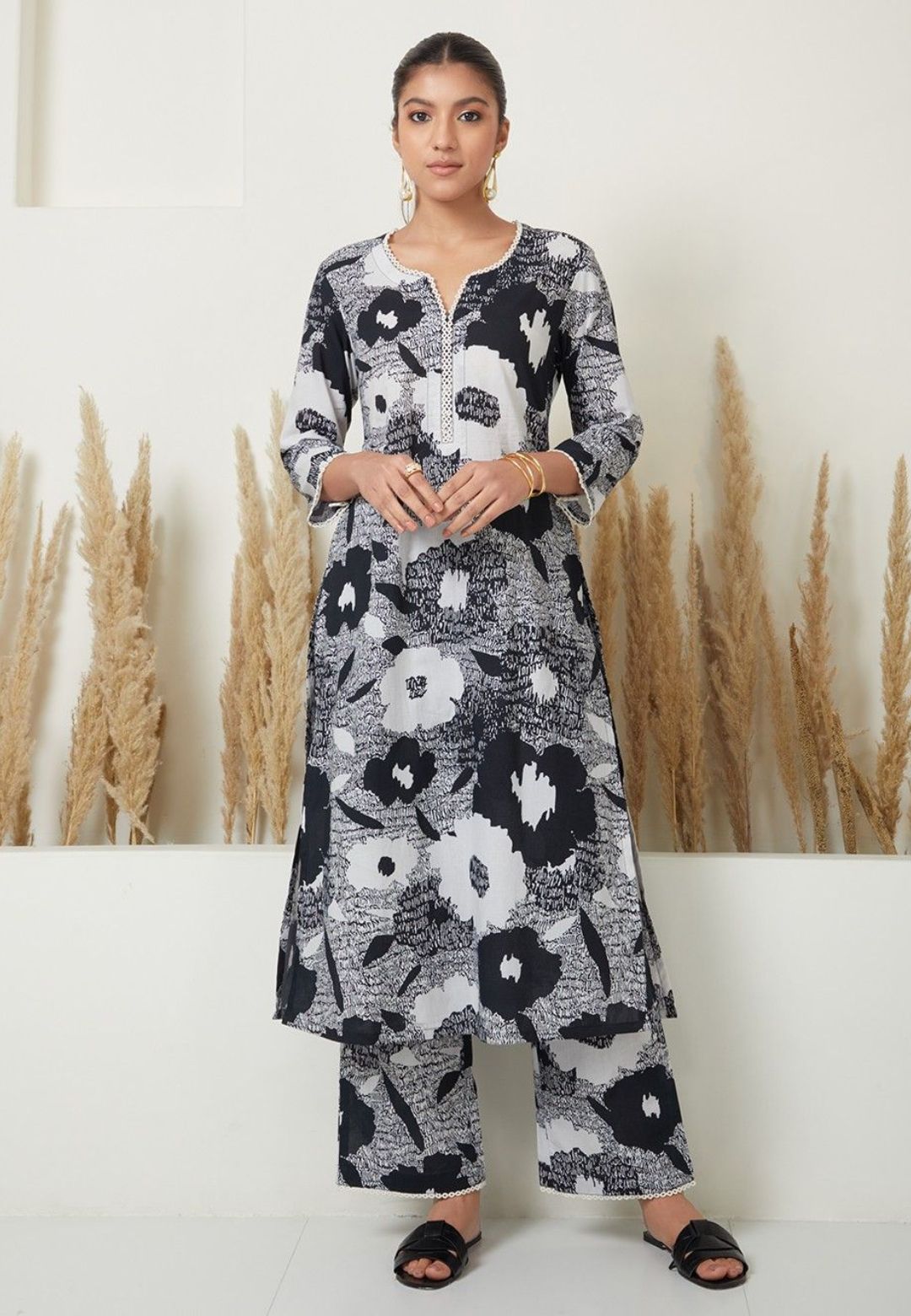 BLACK WHITE FLORAL PRINTED KURTA PALAZZO SET