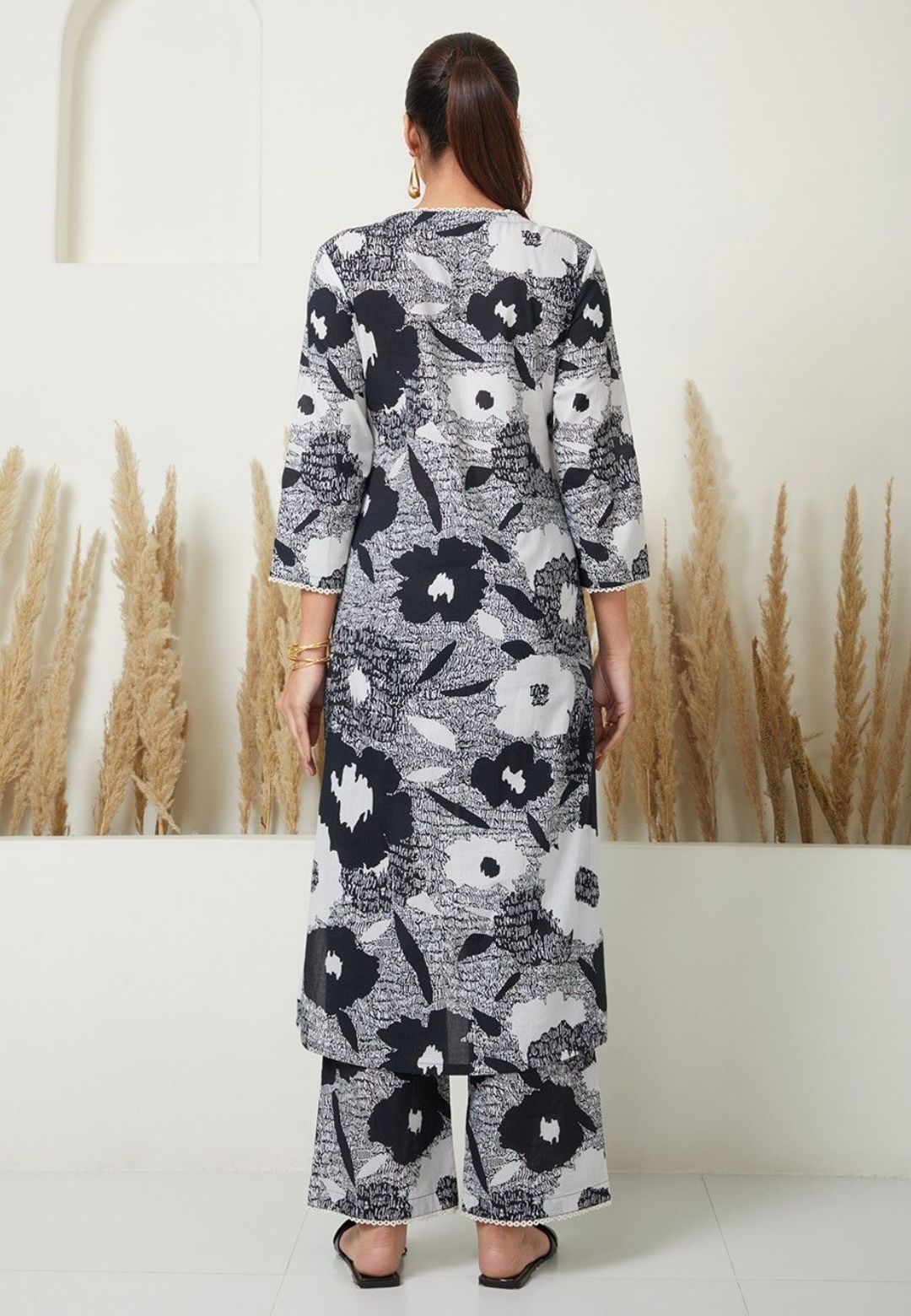 BLACK WHITE FLORAL PRINTED KURTA PALAZZO SET