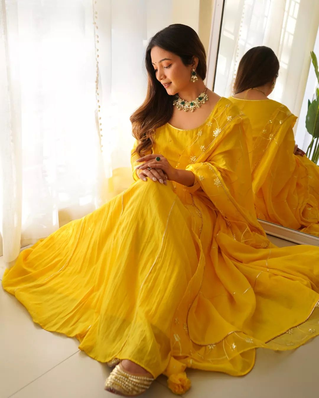 YELLOW SWARN MULMUL ANARKALI SUIT SET