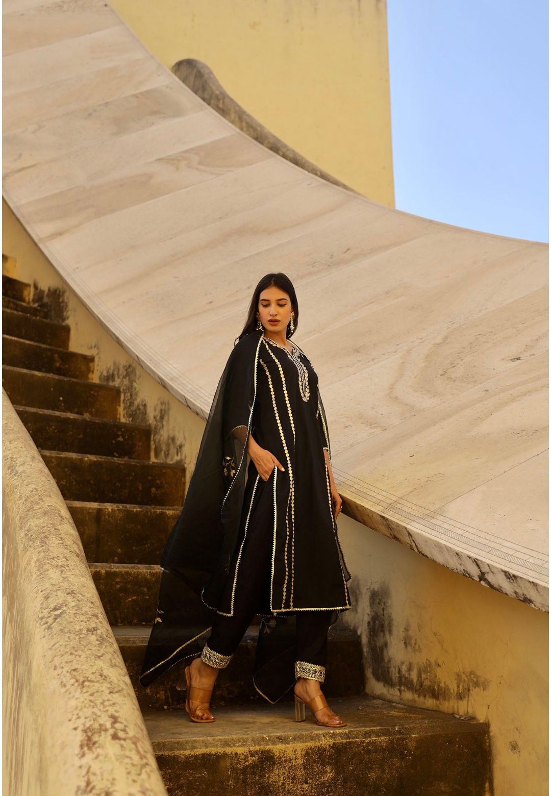 BLACK COTTON AARI SUIT SET