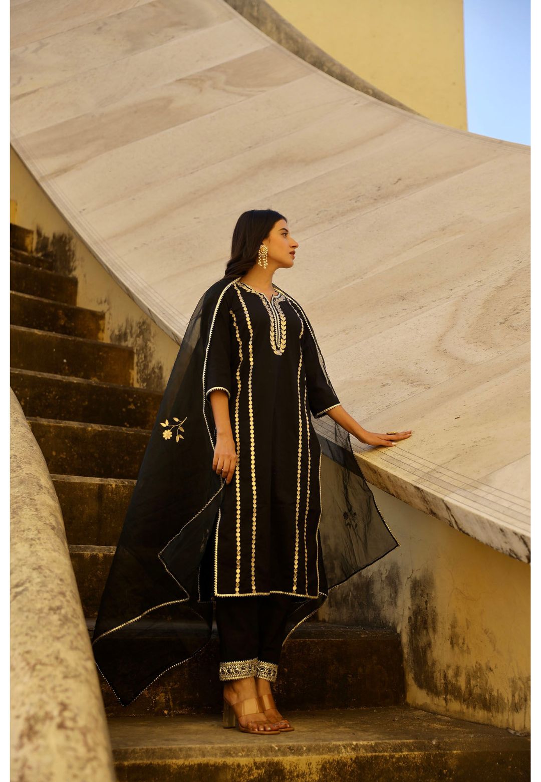BLACK COTTON AARI SUIT SET