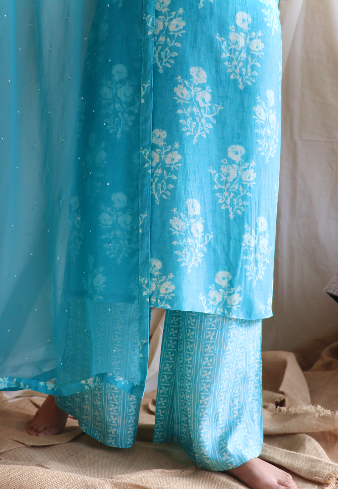 BLUE MUSLIN HAND-EMBROIDERED SUIT SET