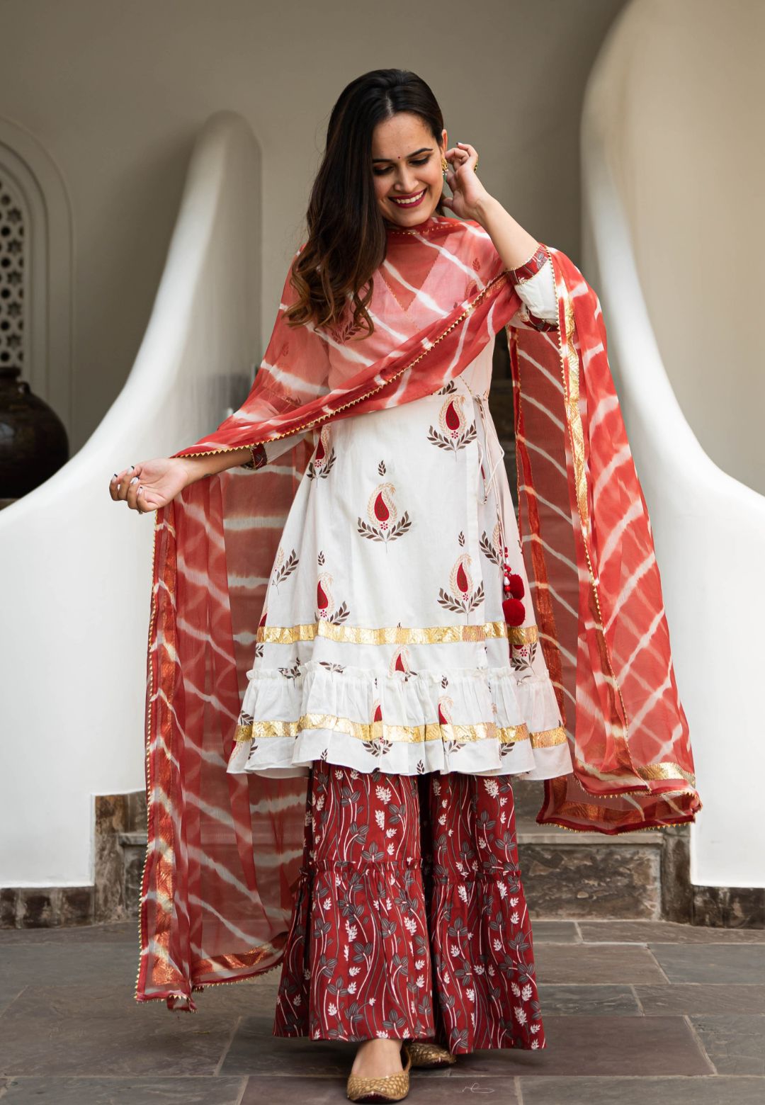 WHITE RED LEHERIYA KURTA SUIT SET
