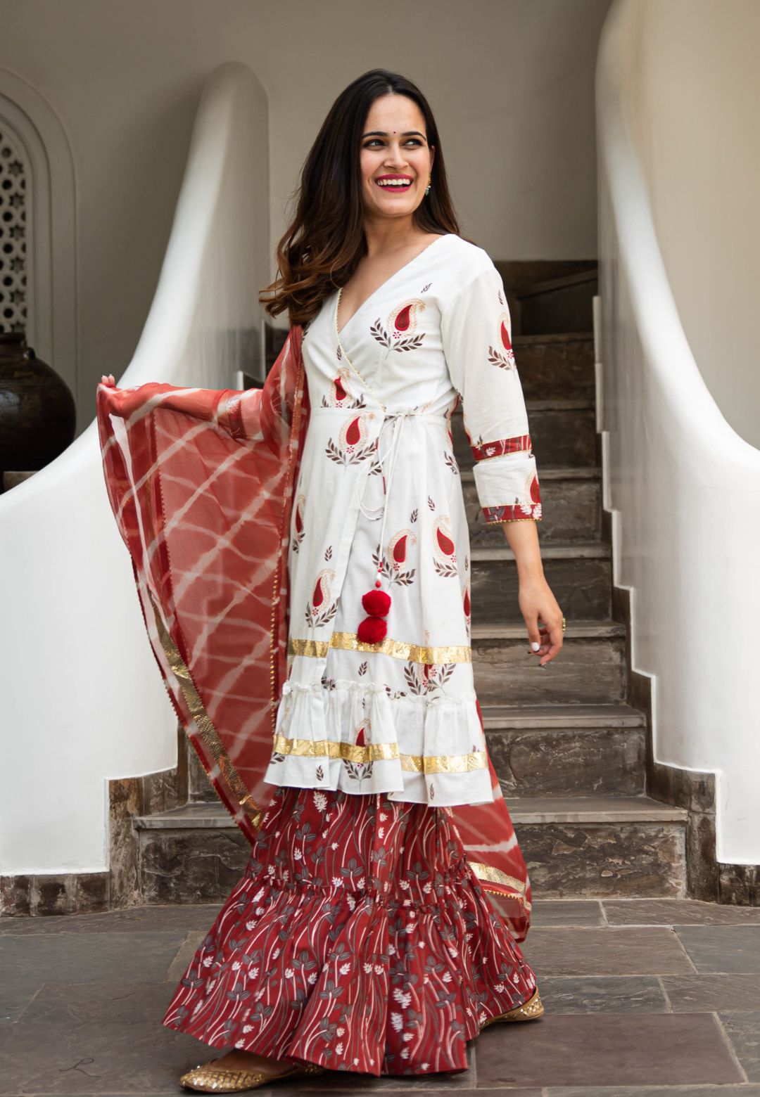 WHITE RED LEHERIYA KURTA SUIT SET