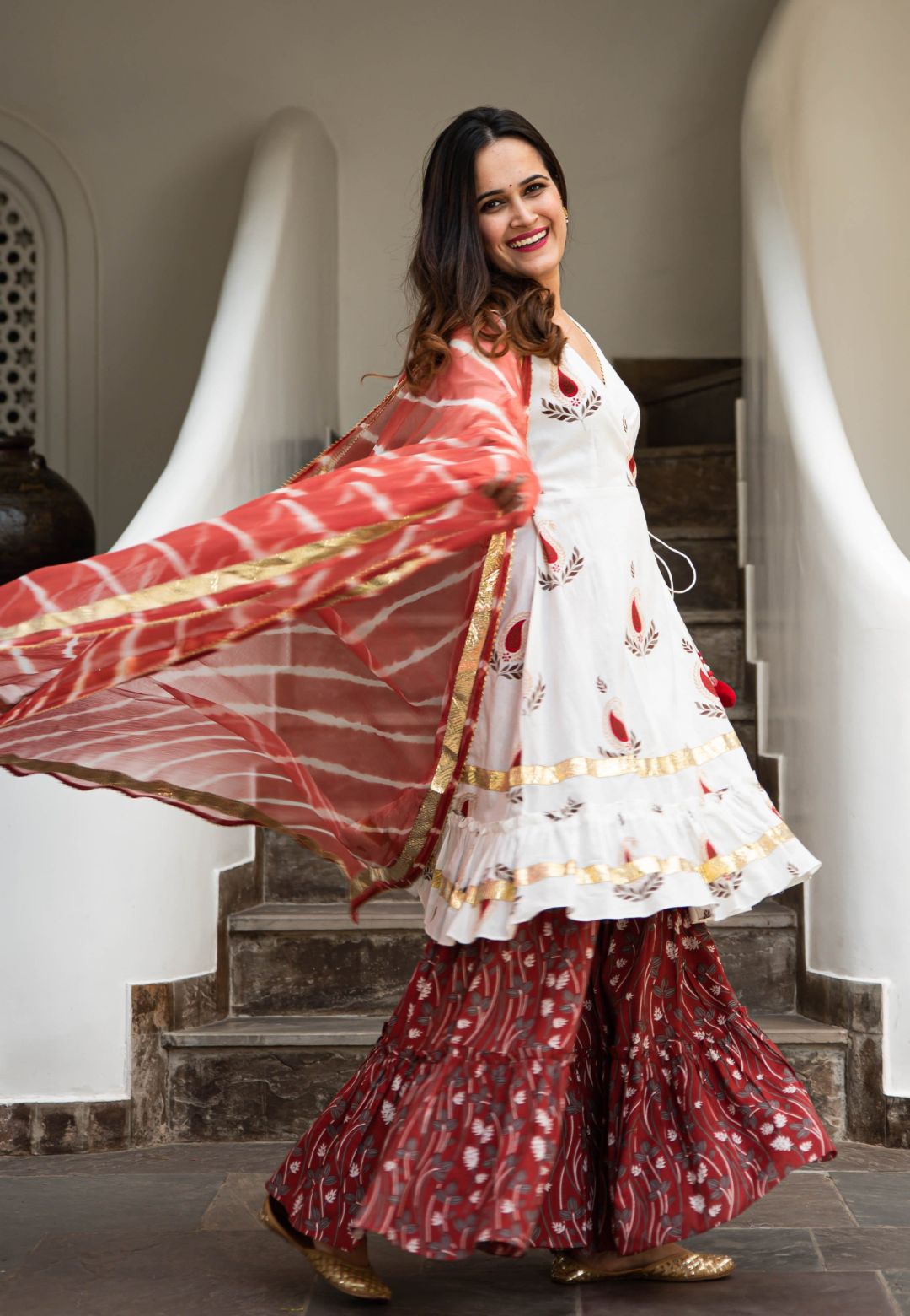 WHITE RED LEHERIYA KURTA SUIT SET