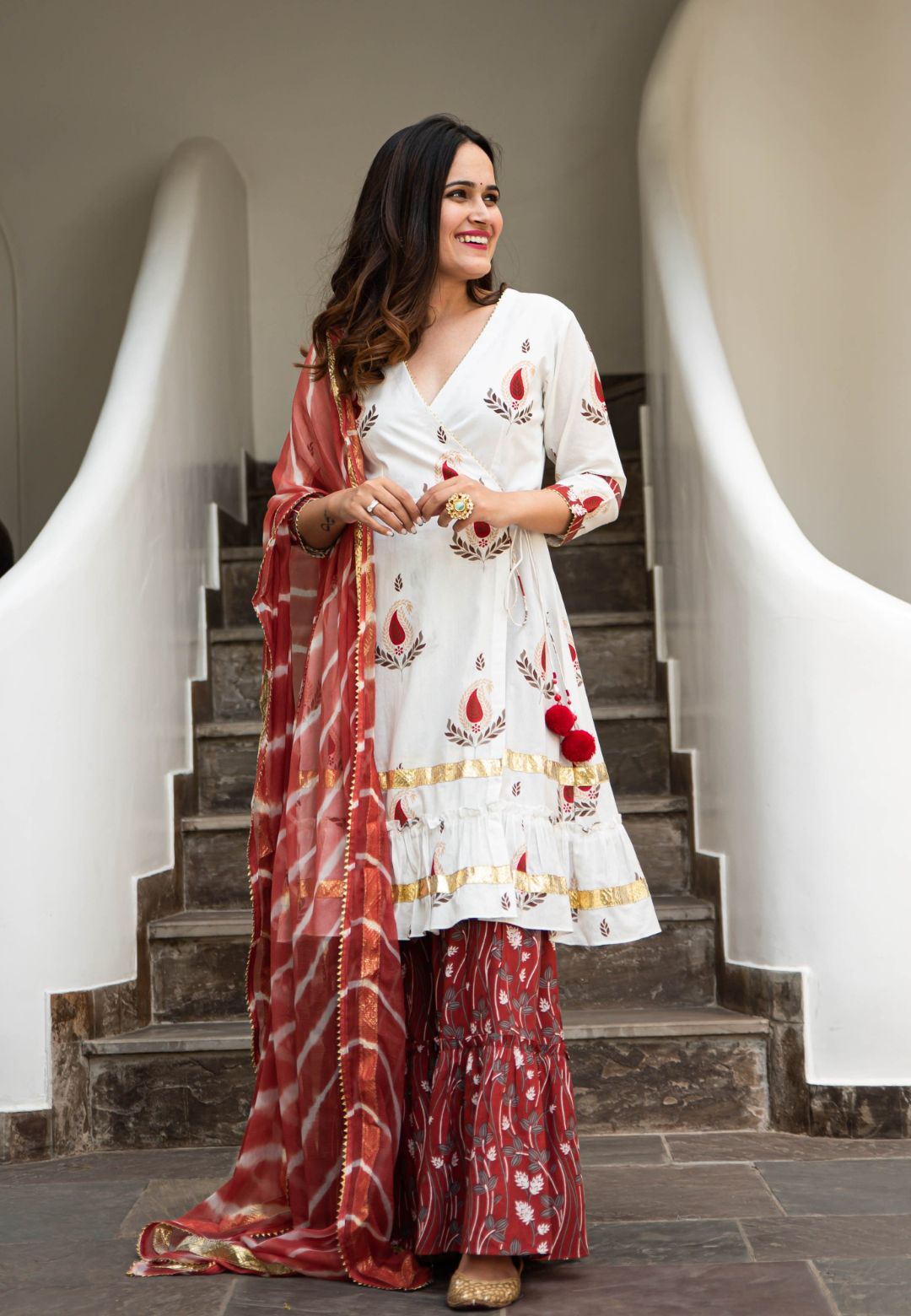 WHITE RED LEHERIYA KURTA SUIT SET