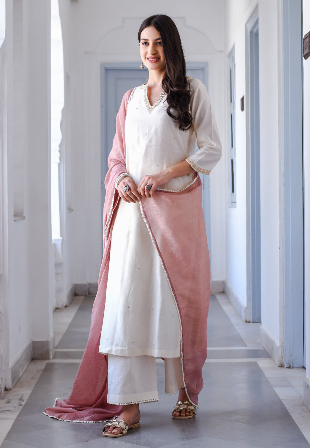 IVORY WHITE ADHRITA SUIT SET