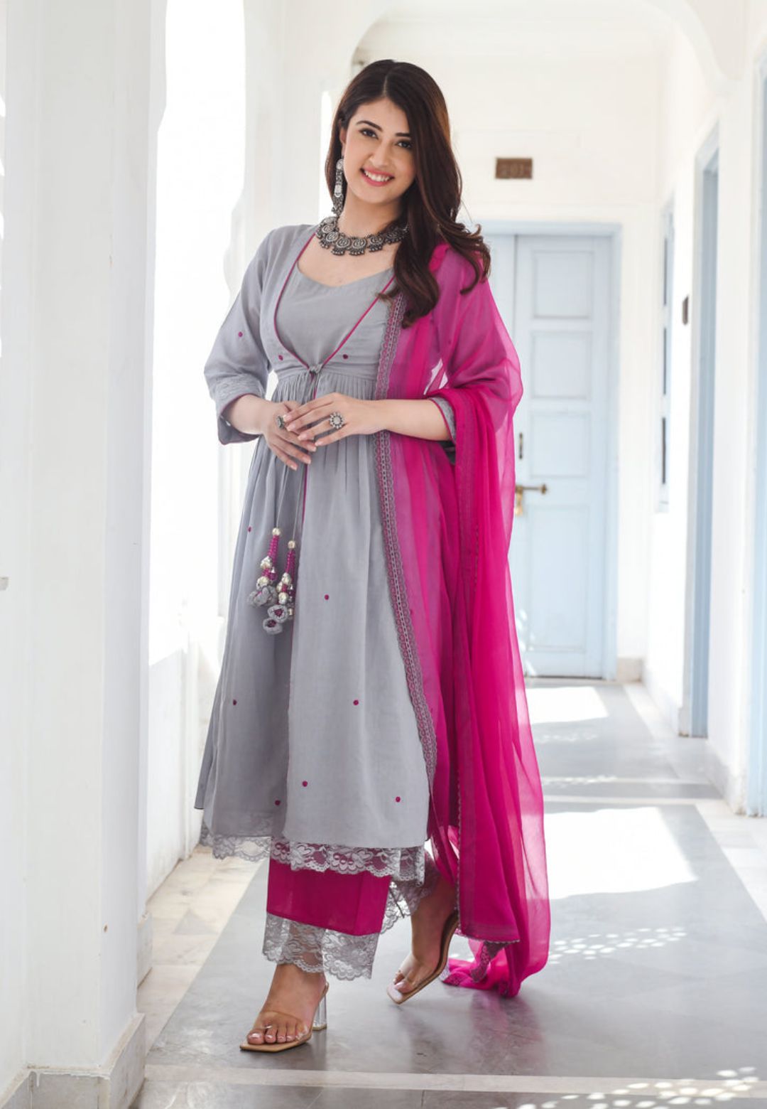 GREY PINK RUHI SUIT SET