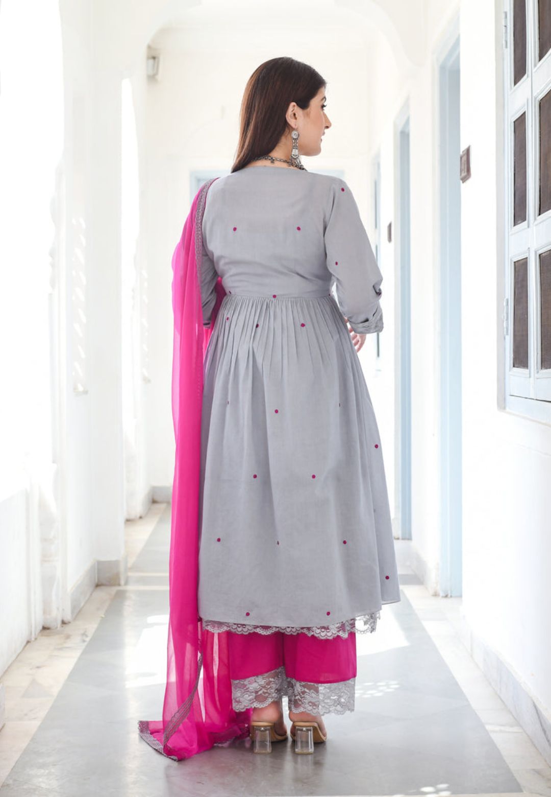 GREY PINK RUHI SUIT SET