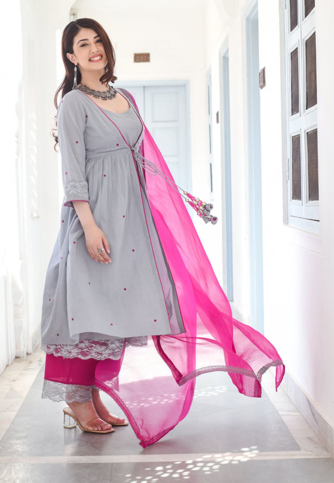 GREY PINK RUHI SUIT SET
