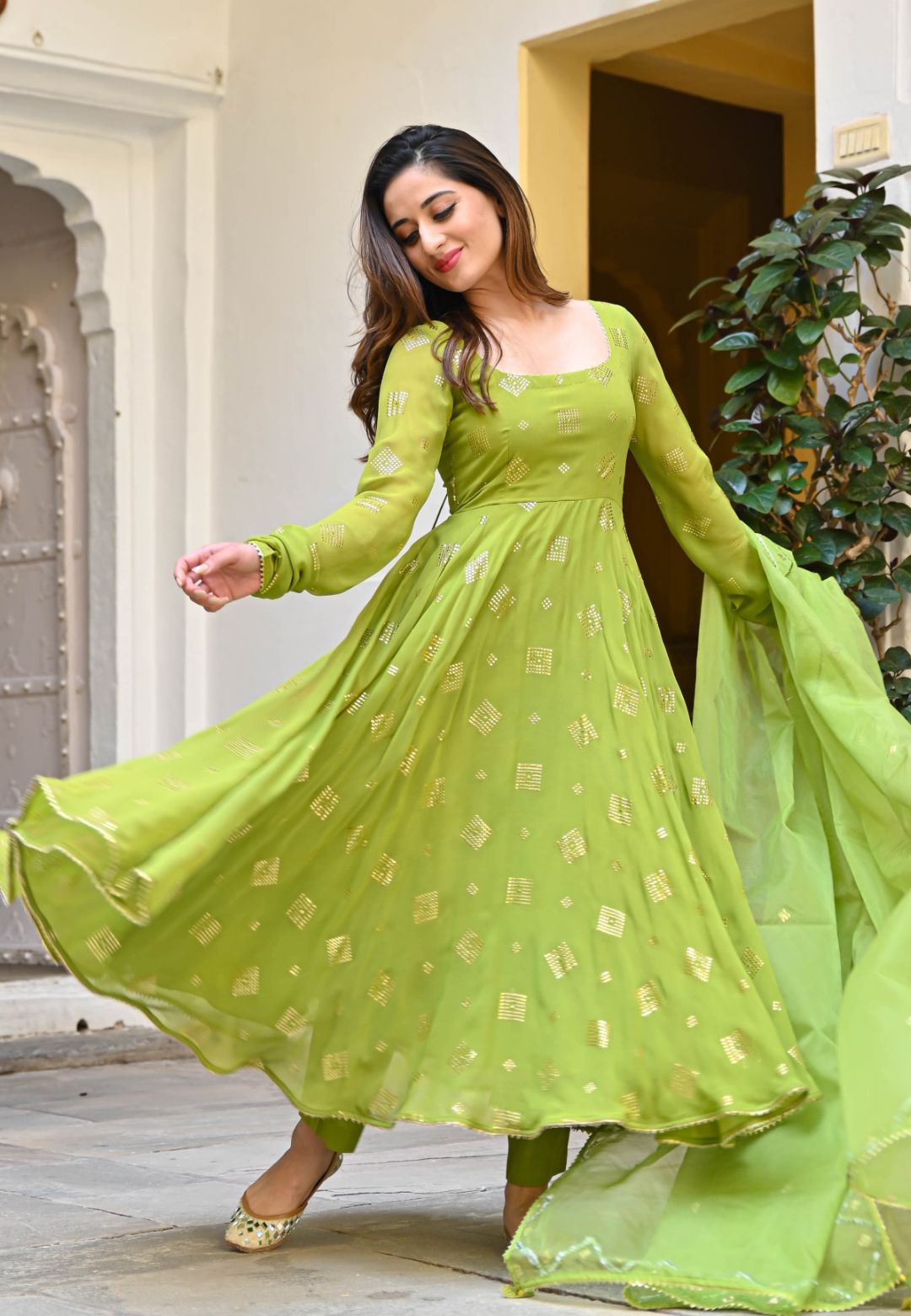 GREEN MUKAISH SUIT SET