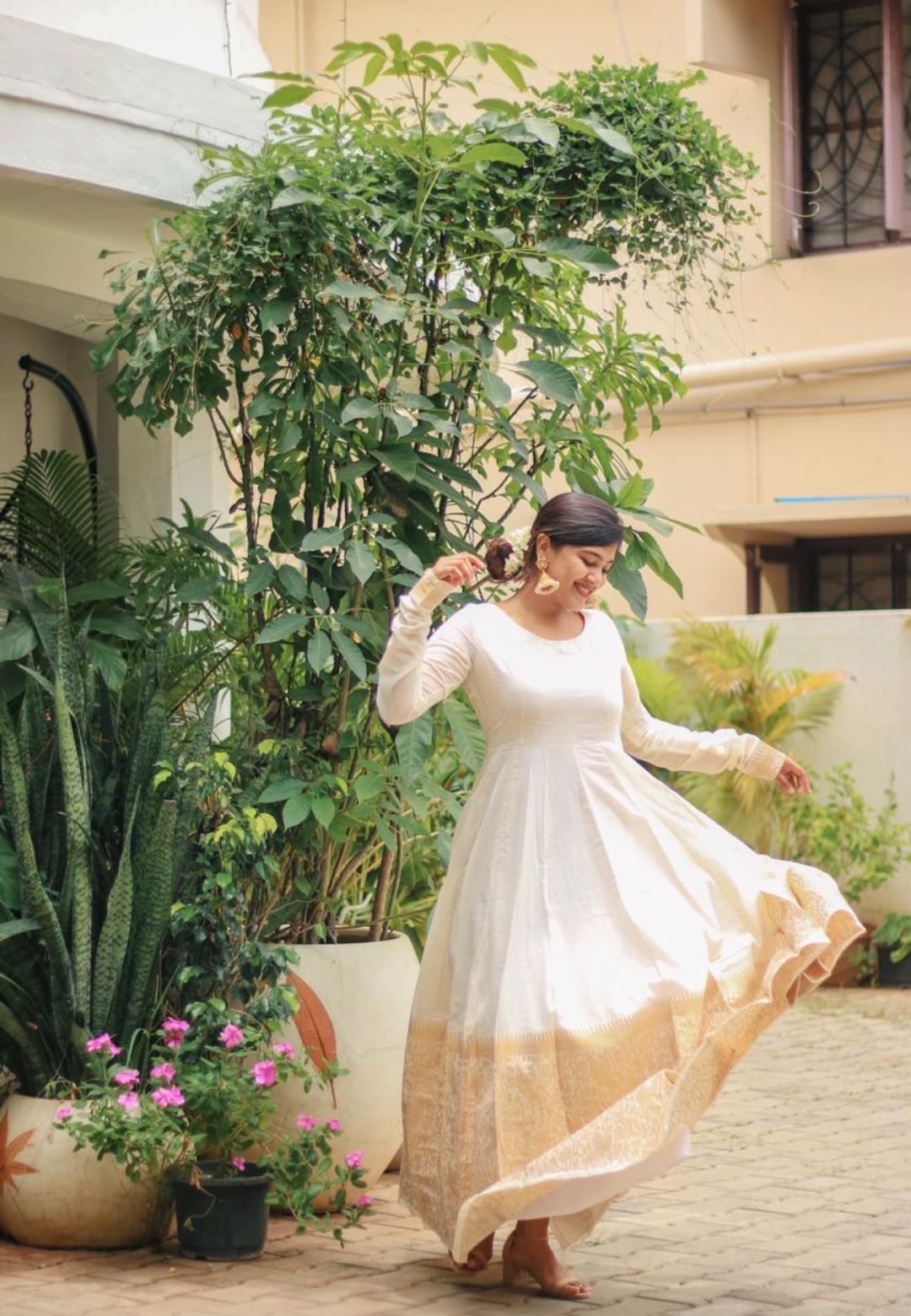 IVORY WHITE VANASINGARAM ANARKALI