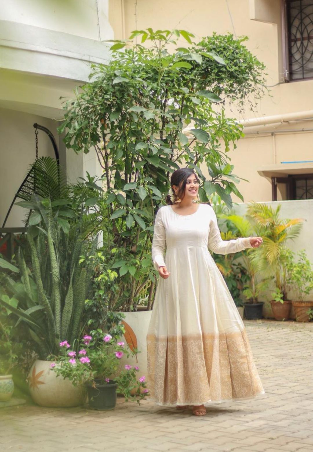 IVORY WHITE VANASINGARAM ANARKALI