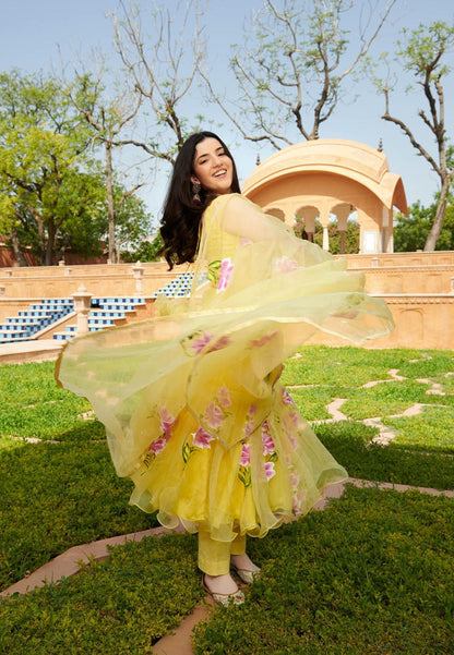 YELLOW AHYANA HANDPAINTED ORGANZA SUIT SET