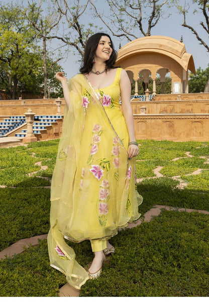 YELLOW AHYANA HANDPAINTED ORGANZA SUIT SET