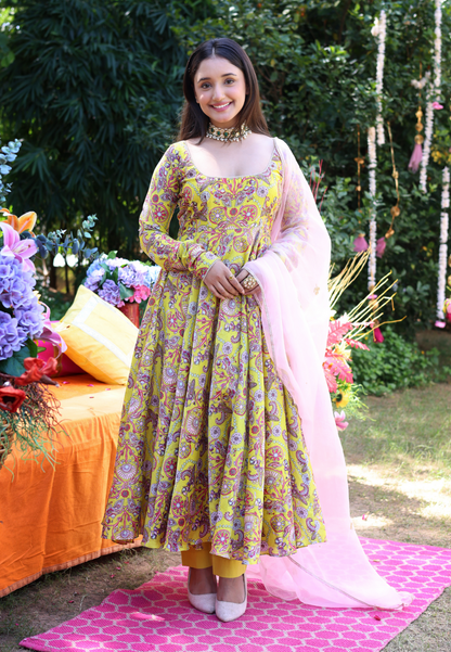YELLOW SUNGLOW CHANDERI SUIT SET