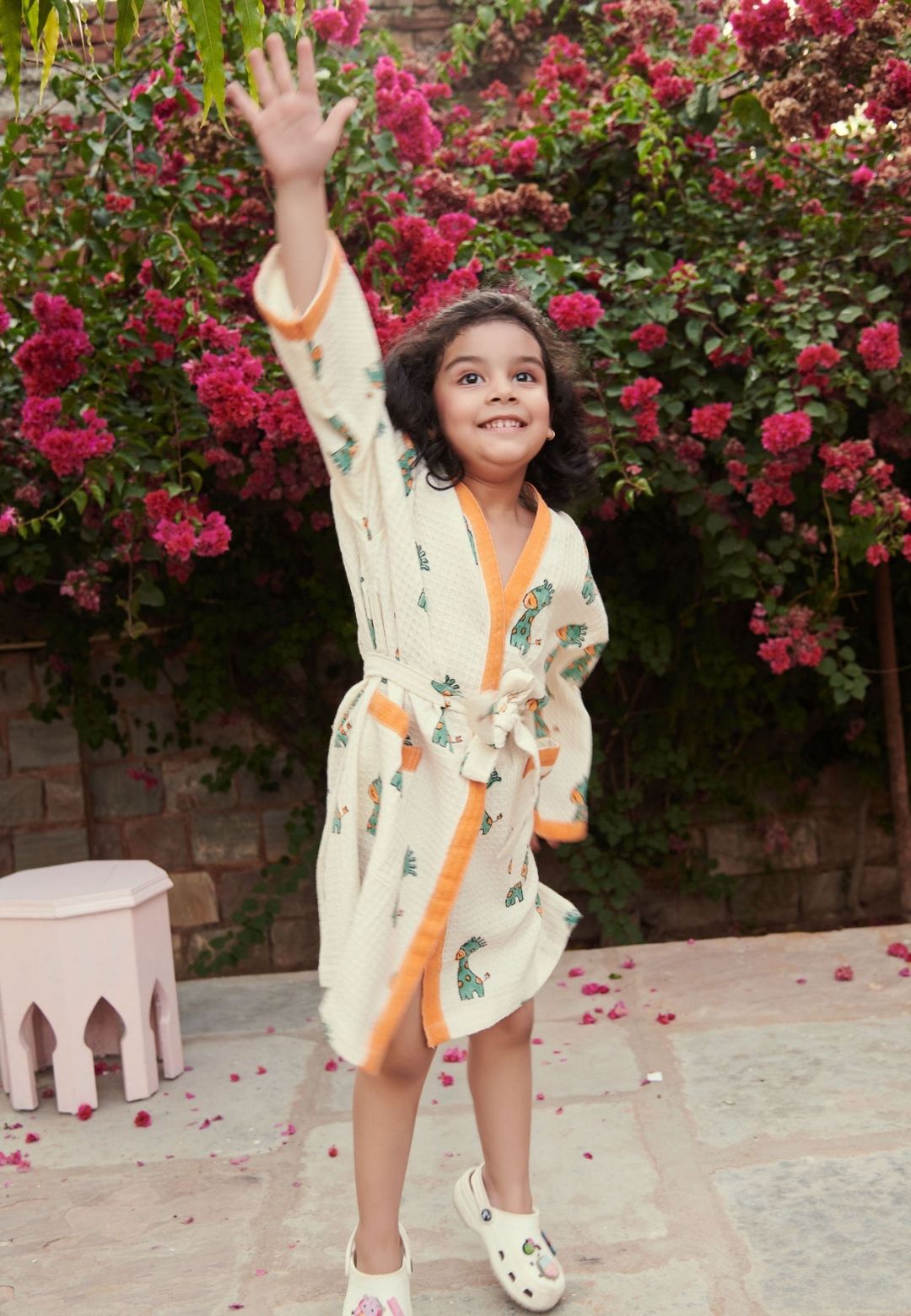 PEACHY GIRAFFE COTTON BATHROBE
