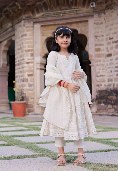 WHITE CHIKAN EMBROIDERED COTTON SUIT SET