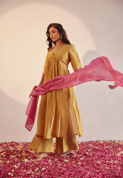 SUN HARA TISSUE SILK KURTA SET