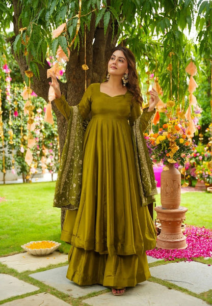 GREEN GLAM COSMOS SILK SUIT SET