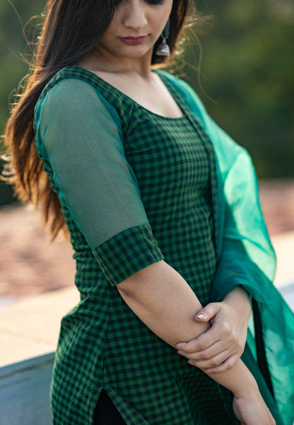BOTTLE GREEN CHECKERED KURTA SET