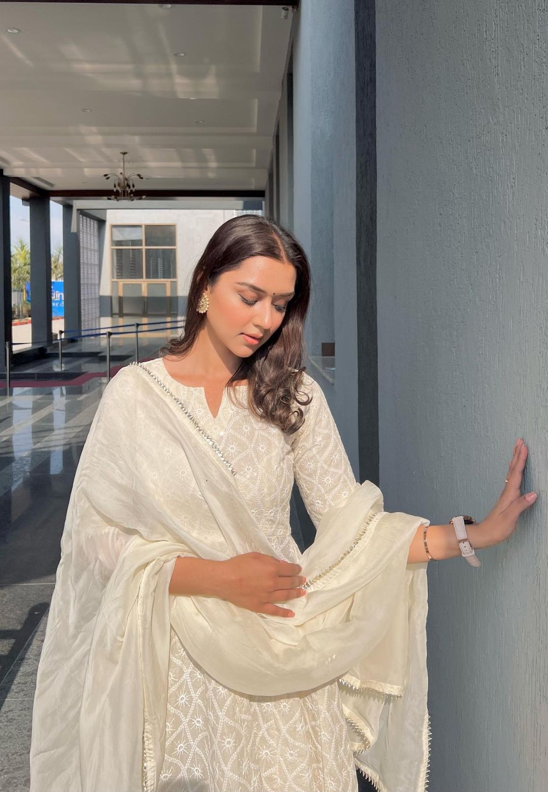 IVORY OFF-WHITE ANARKALI SUIT SET