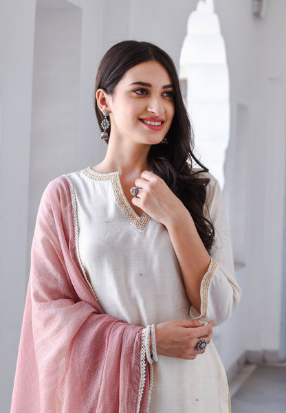 IVORY WHITE ADHRITA SUIT SET